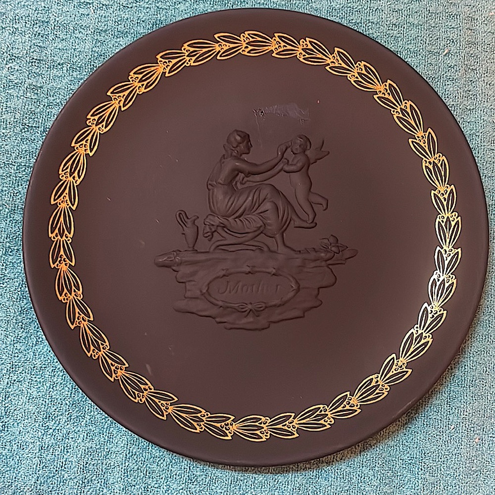 WEDGWOOD BLACK BASALT W/GOLD TRIMMING~ MOTHER PLATE~